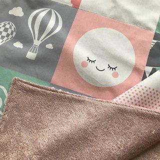 Decke mit Stickerei - rosa/apricot oder blau - individualisierbar