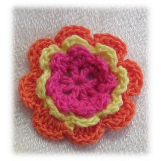 Hkelblume - Applikation dreifarbig orange, gelb, pink