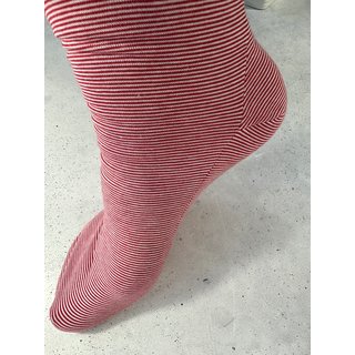 Flinke Socke Mehrgr��enschnittmuster Papierschnitt